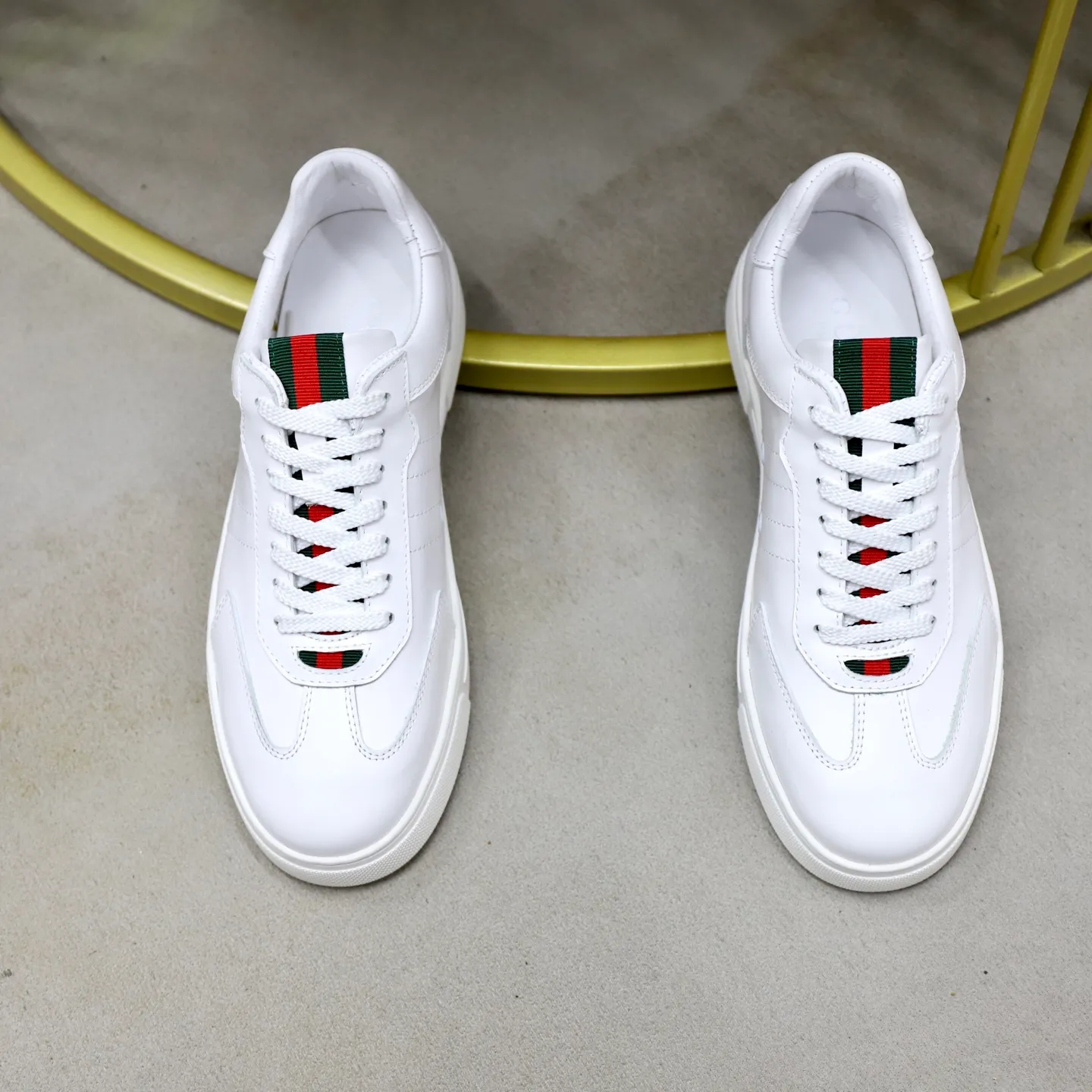Ex-factory price: 400💰🙅‍♂️🙅‍♂️🙅‍♂️ Brand: Gucci GUCCi Standard code: 38-44 (45 customized) Grade: Same as the official website Material: Original leather splicing Comfortable and breathable sheepskin lining Original wear-resistant outsole Style category: Men's fashionable casual shoes Running sneakers Distinguished luxury brand elements Top luxury Color: actual picture color